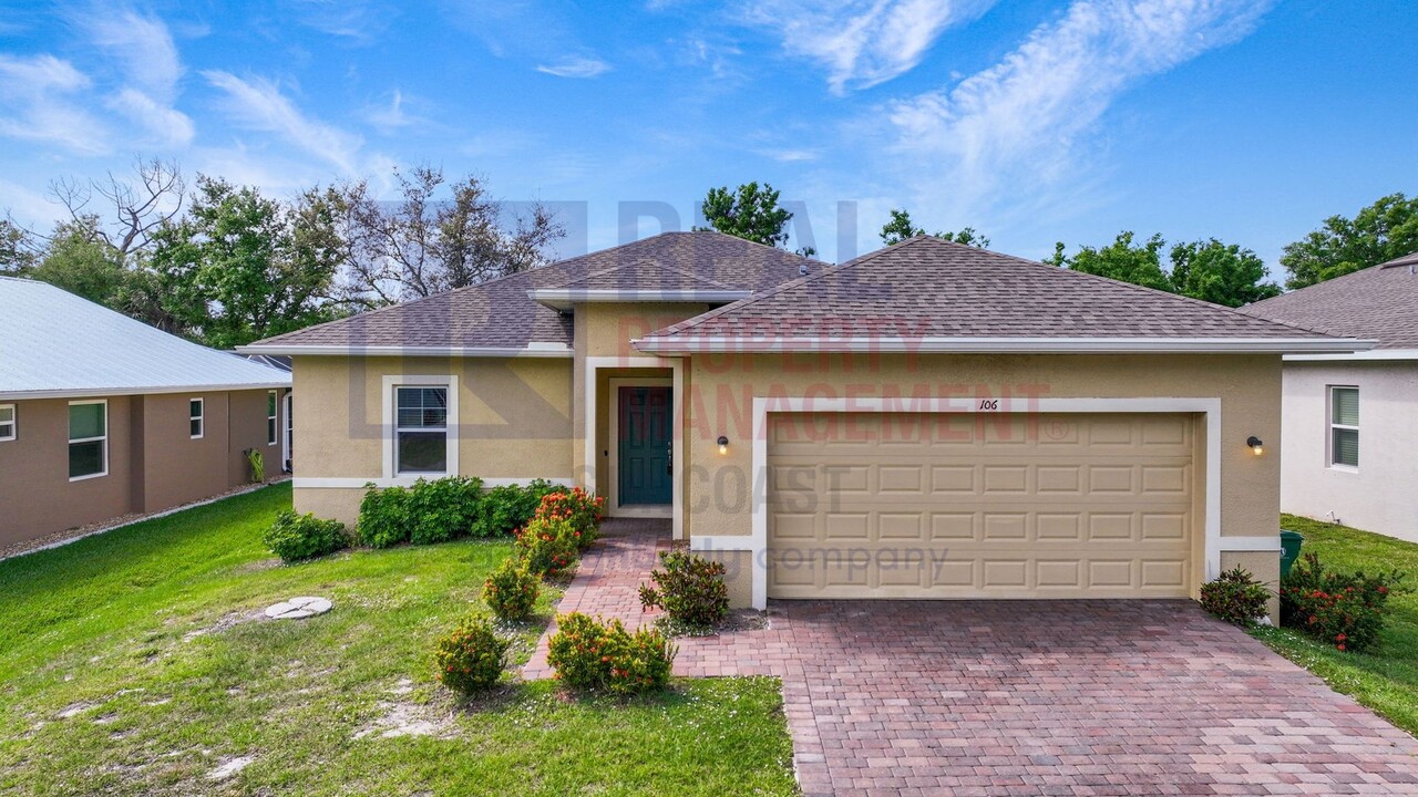 106 Boxwood Ln in Rotonda West, FL - Foto de edificio