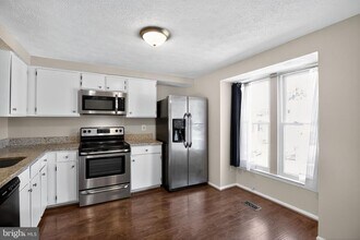 7506 Summer Blossom Ln in Columbia, MD - Building Photo - Building Photo