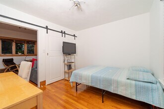 11 Hinckley St, Unit #1 in Somerville, MA - Building Photo - Building Photo