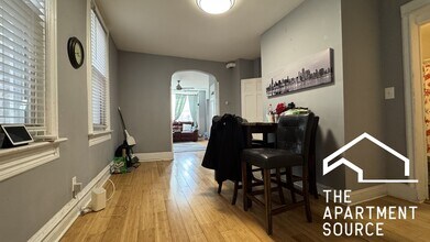 2642 W Hirsch St, Unit 2 in Chicago, IL - Foto de edificio - Building Photo