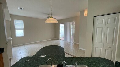 6214 White Clover Cir in Lakewood Ranch, FL - Building Photo - Building Photo