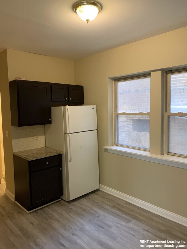 2157 N Kenneth Ave in Chicago, IL - Building Photo - Building Photo