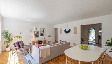 5340 Village Green in Los Angeles, CA - Building Photo - Building Photo