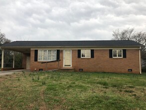 1019 Carmel Dr in Gastonia, NC - Building Photo - Building Photo