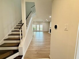 5859 Frankford Rd in Dallas, TX - Building Photo