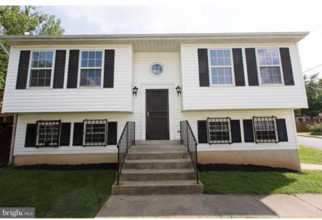 property at 919 57th Pl
