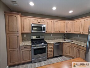 1214 Holly Ct in Monmouth Junction, NJ - Building Photo - Building Photo