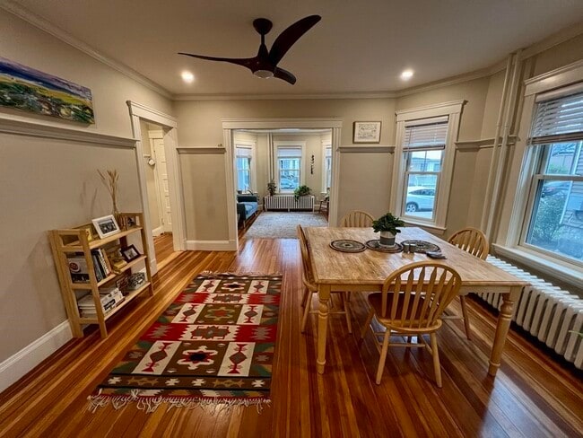 12 Rosemary St, Unit 1 in Boston, MA - Foto de edificio - Building Photo