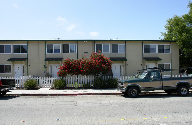 3532 Rolison Rd in Redwood City, CA - Building Photo - Building Photo