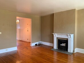 5431 Howe St in Pittsburgh, PA - Building Photo - Building Photo