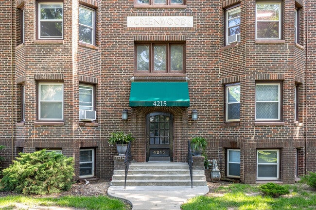 Lenox Properties in Des Moines, IA - Foto de edificio - Building Photo