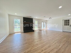 212 Fernbank St in Alpharetta, GA - Building Photo - Building Photo