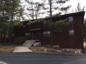 134 Flintridge Dr in Rockford, IL - Building Photo