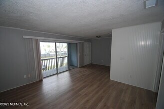 330 6th Ave N-Unit -B in Jacksonville Beach, FL - Building Photo - Building Photo