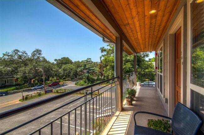 1115 W 10th St, Unit 200 in Austin, TX - Building Photo - Building Photo