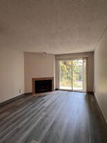 10522 Lake City Way NE in Seattle, WA - Building Photo