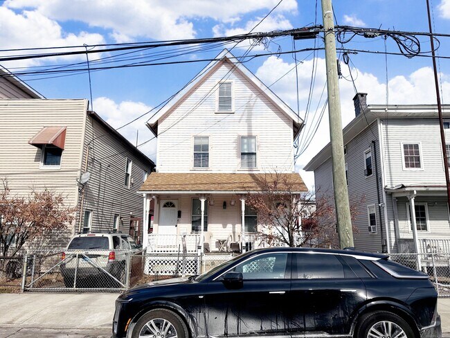 371 Nichols St in Bridgeport, CT - Building Photo - Building Photo