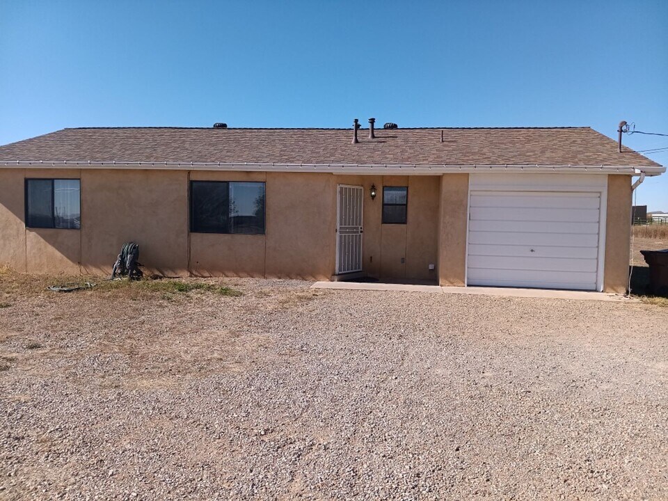 43 Rainbow Rd in Edgewood, NM - Building Photo