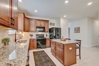 165 Pivot Dr in Taylor, TX - Building Photo - Building Photo