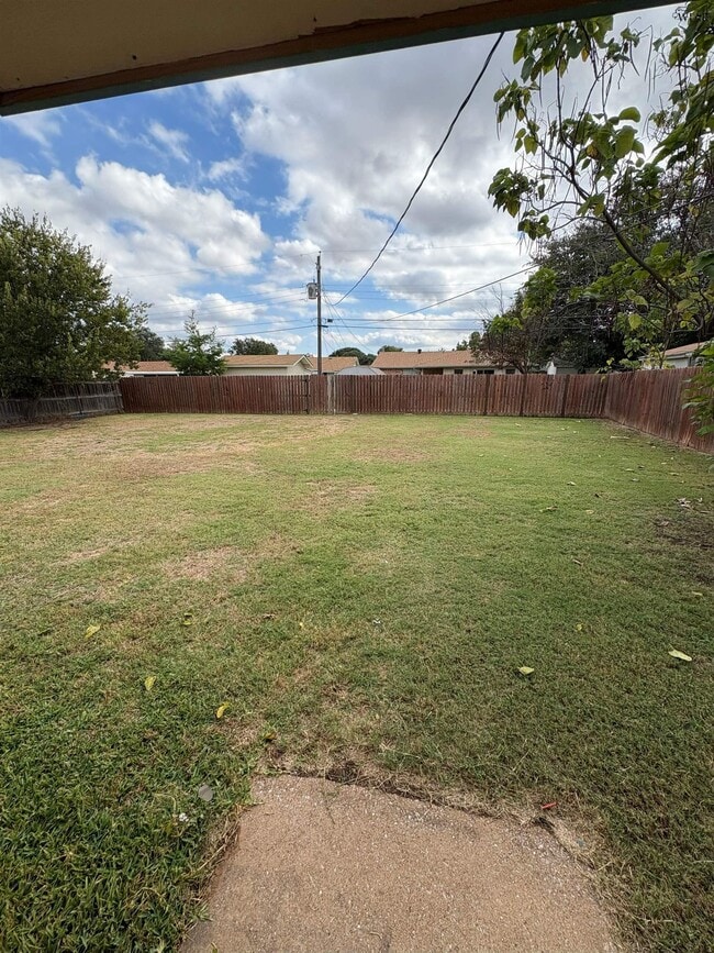 209 Glasgow Dr in Wichita Falls, TX - Building Photo - Building Photo