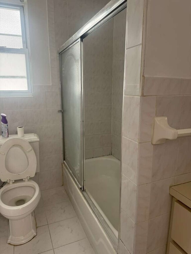 270 N Fulton Ave in Mount Vernon, NY - Foto de edificio - Building Photo