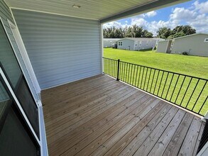 5656 Woodford St in Brooksville, FL - Building Photo - Building Photo