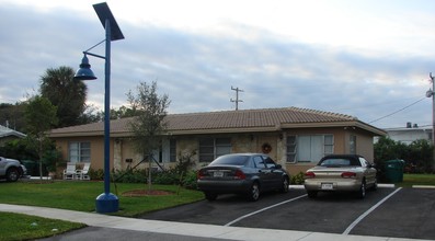 2160-2170 NE 44th St in Lighthouse Point, FL - Building Photo - Building Photo