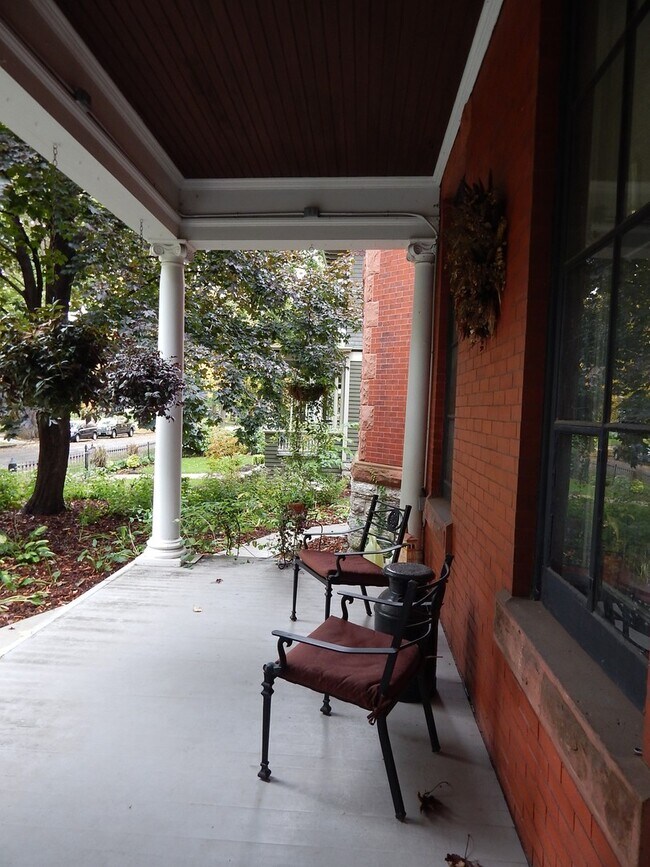 462 Holly Ave-Unit -3 in St. Paul, MN - Building Photo - Building Photo