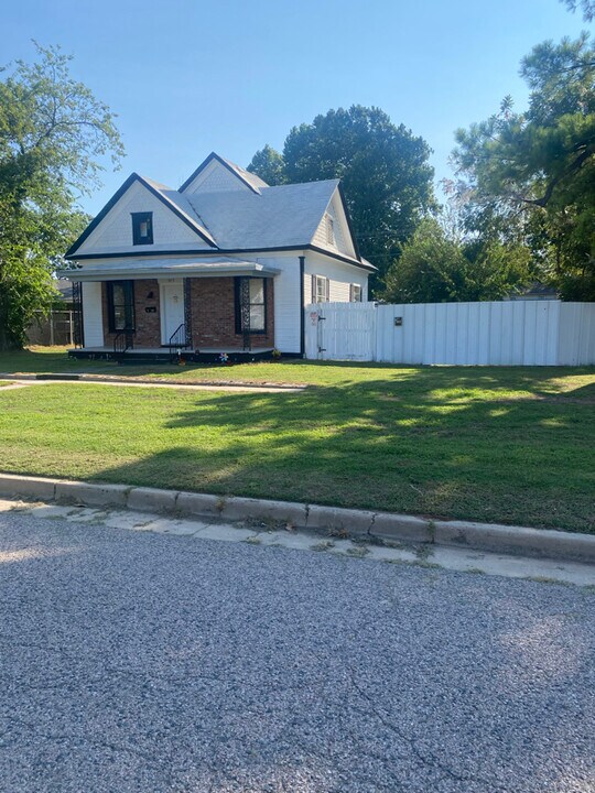 309 N Louisa Ave in Shawnee, OK - Building Photo
