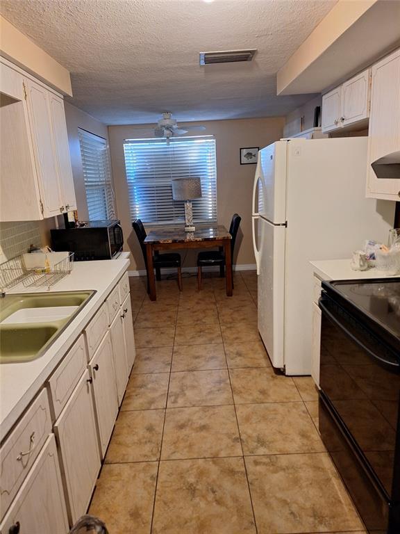 1550 Roundtree Rd in Holiday, FL - Building Photo - Building Photo