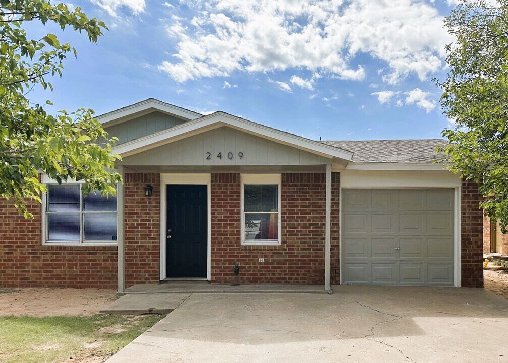 2409 88th St in Lubbock, TX - Building Photo