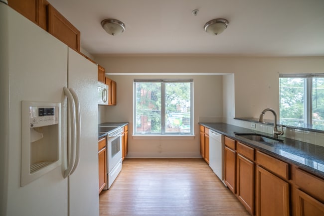 441 N 32nd St in Philadelphia, PA - Building Photo - Building Photo