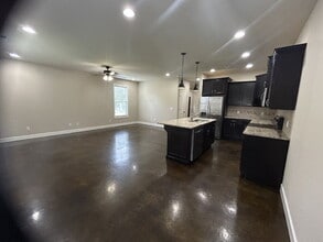 679 Cooper Square in Cookeville, TN - Building Photo - Building Photo