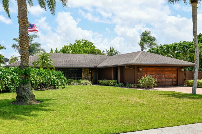 4160 Cedar Ave in Palm Beach Gardens, FL - Building Photo - Building Photo