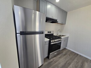 2902 E Ave R12 in Palmdale, CA - Building Photo - Building Photo