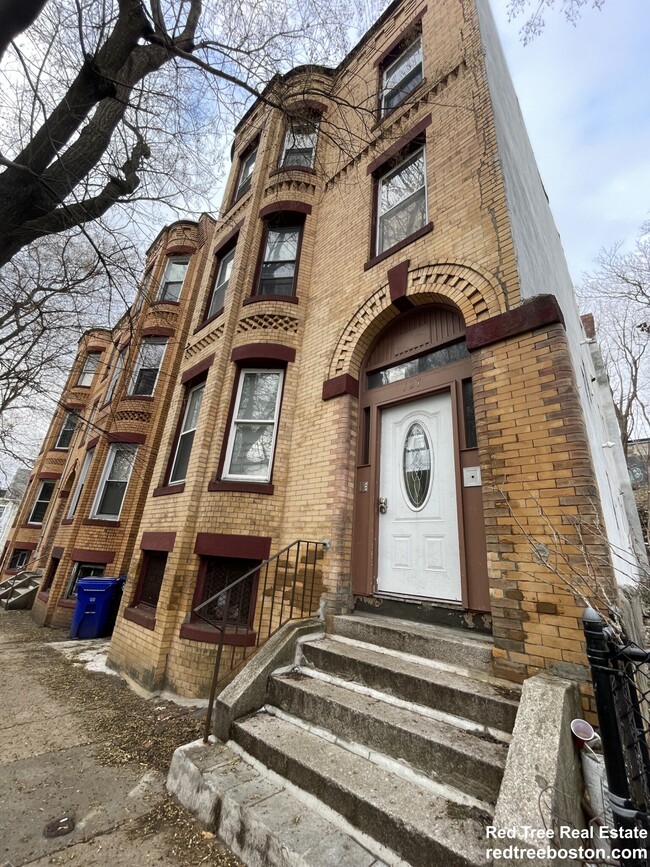 127 Cedar St, Unit 3