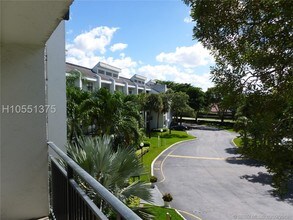 16051 Blatt Blvd-Unit -305 in Weston, FL - Building Photo - Building Photo