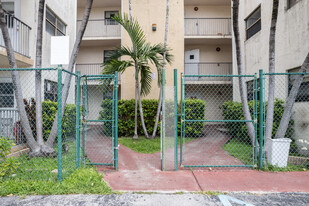 Guernica Condominium in Miami, FL - Building Photo - Building Photo