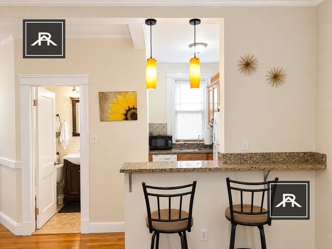 1840 Commonwealth Ave, Unit 7 in Boston, MA - Building Photo - Building Photo
