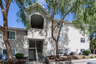 Spring Creek in Boise, ID - Foto de edificio - Building Photo