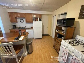 1239 W Roscoe St in Chicago, IL - Building Photo - Building Photo