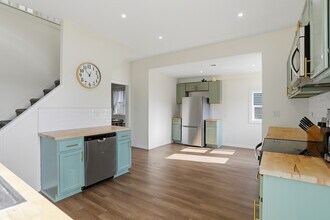 941 E Raymond St in Indianapolis, IN - Foto de edificio - Building Photo