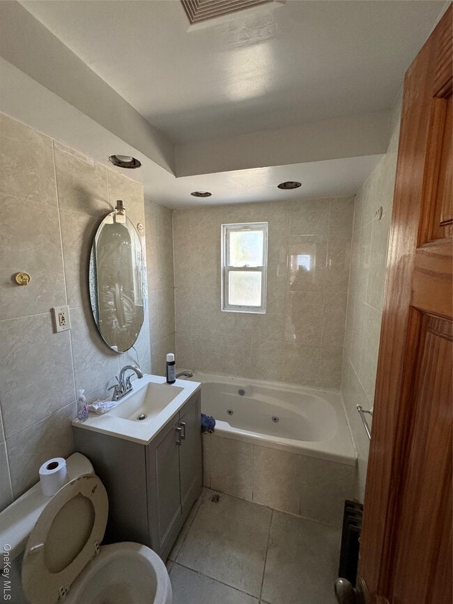 62-21 Dry Harbor Rd in Queens, NY - Building Photo - Building Photo