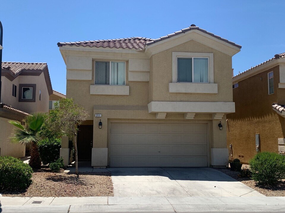211 Wicked Wedge Way in Las Vegas, NV - Building Photo