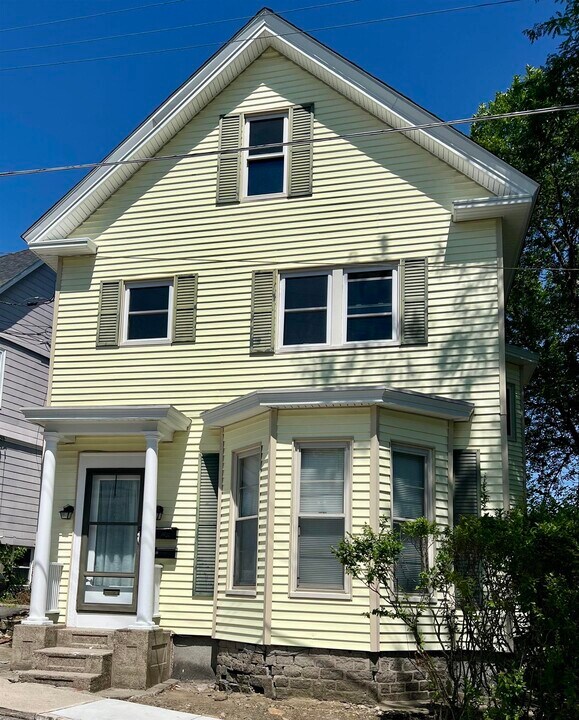11 Norton St in Nashua, NH - Building Photo