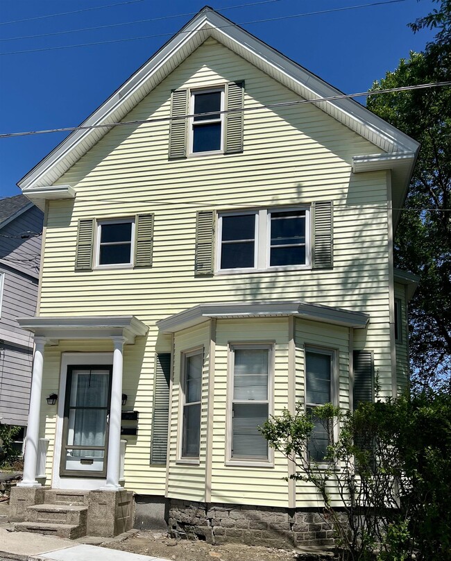 11 Norton St