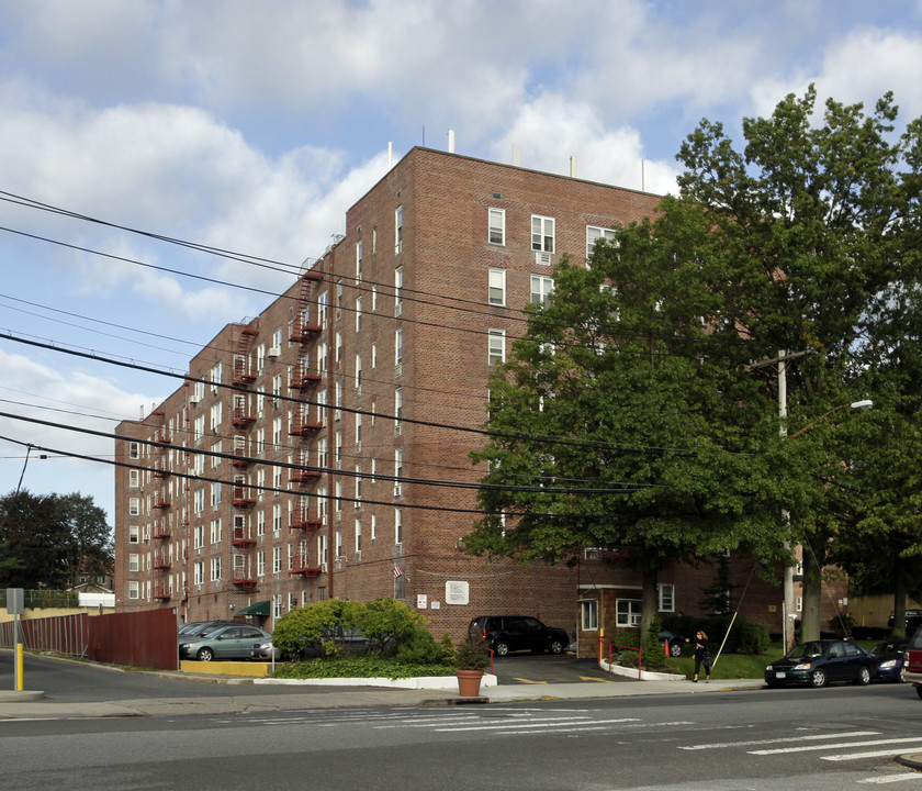 Valerie Arms Apartment in Little Neck, NY - Building Photo