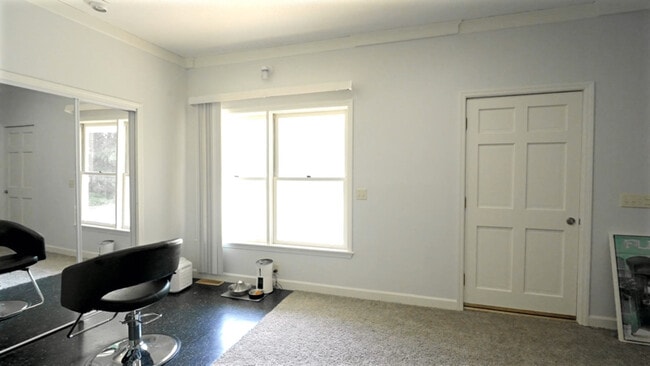 307 W College Ave in Hartsville, SC - Foto de edificio - Building Photo