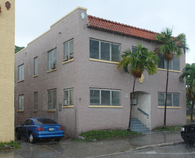 512 NW 12th Ave in Miami, FL - Building Photo - Building Photo