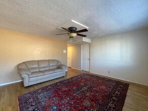 1817 Cornell Dr SE in Albuquerque, NM - Building Photo - Building Photo